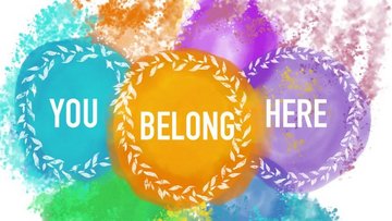 Projektbanner bestehend aus verschiedenfarbigen, ineinander verschwimmenden Kreisen mit der Aufschrift: You belong here