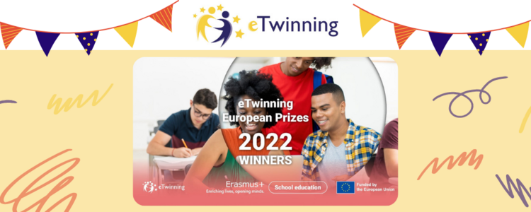 SchülerInnen mit Schriftzug "European eTwinning Prizes"